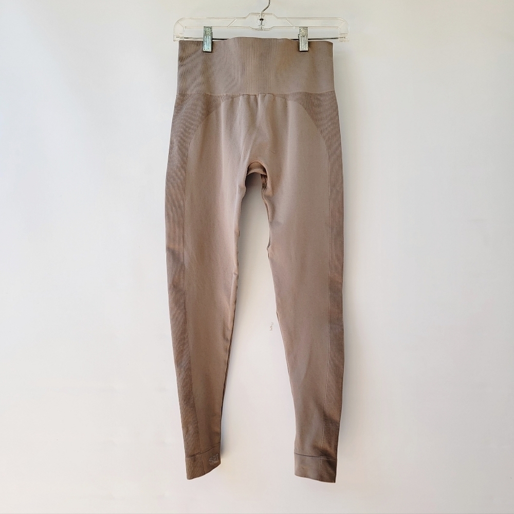 SET Active Leggings Size Medium Stardust Canoe Sand Taupe Minimalist Neutral